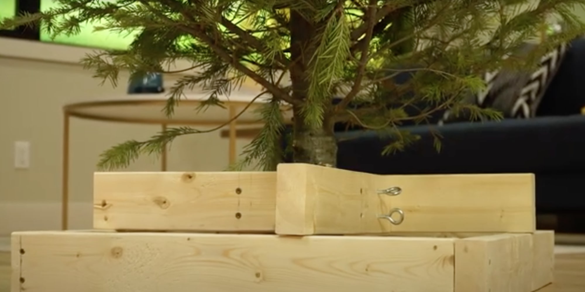 Подставка для ёлки из дерева в рамке Подставка для ёлки из дерева в рамке